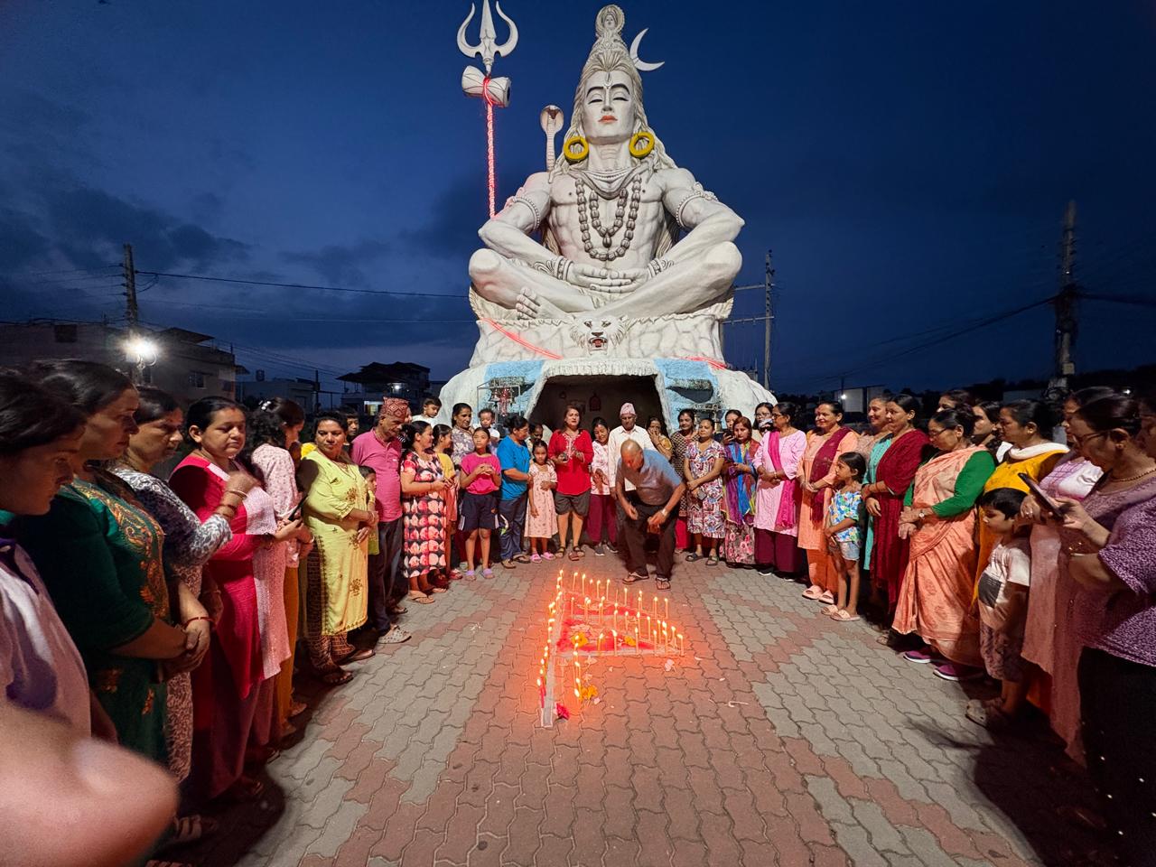 जेनजी आन्दोलनमा मृत्यु भएकाको शोकमा बिर्तामोडमा दीप प्रज्वलन